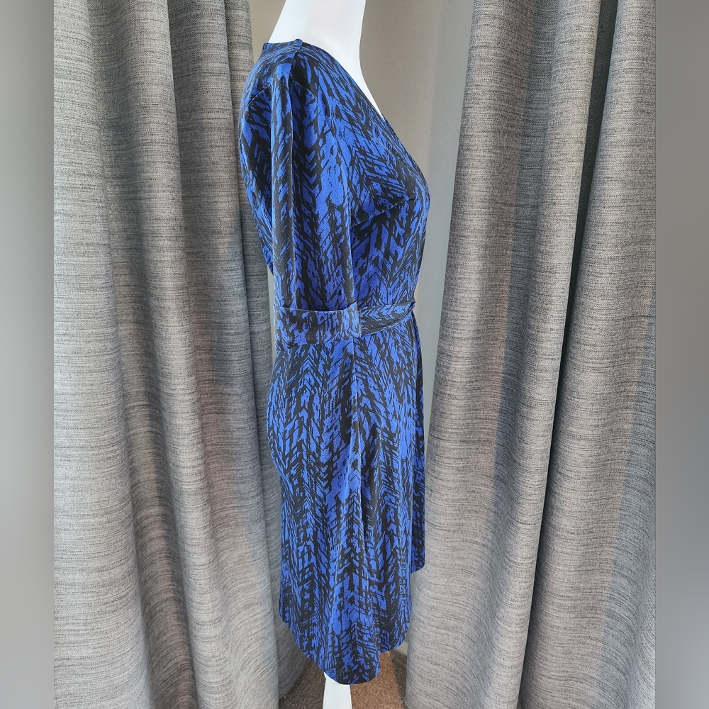 Blue/black print faux-wrap dress - Picture 10 of 12